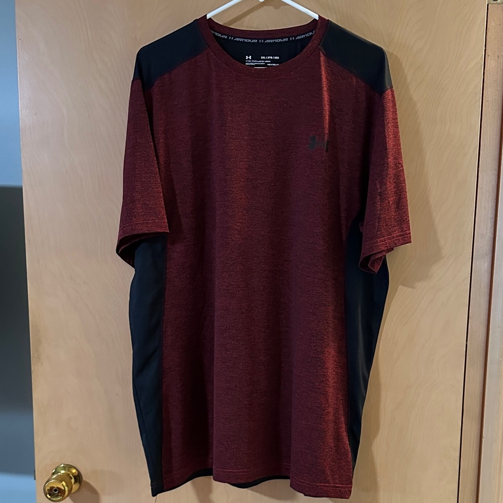 Under Armour Men's Burgundy and Black Tee